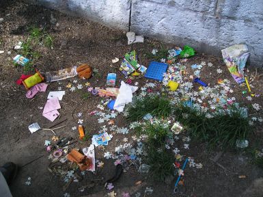 odpad pod elezninm mostem na Smchov